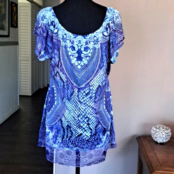 No iron soft blouse for fuller figure in multicolors in size XL. - Picture 4 of 6